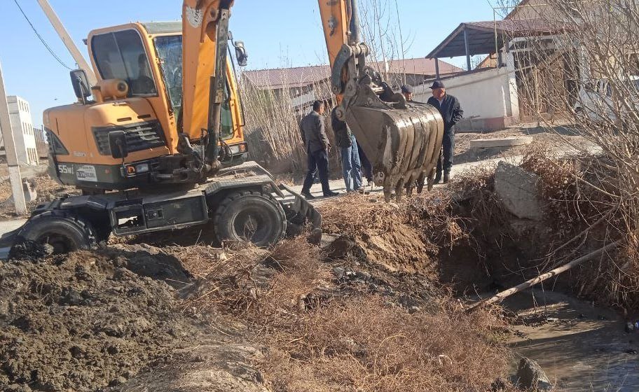 Ijtimoiy tarmoqlarda Gurlan tumani Sovunchi mahallasi hududida ichki zovurda chiqindilar to'planib suv oqimi yomonlashgani aks etgan video murojaat tarqaldi