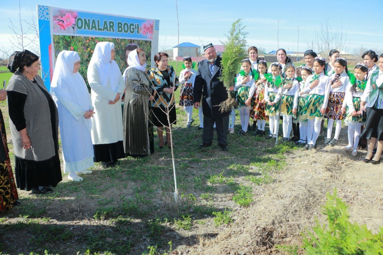 Yangiariq tumanida "Onalar yashil makon sari" aksiyasi tashkil etildi