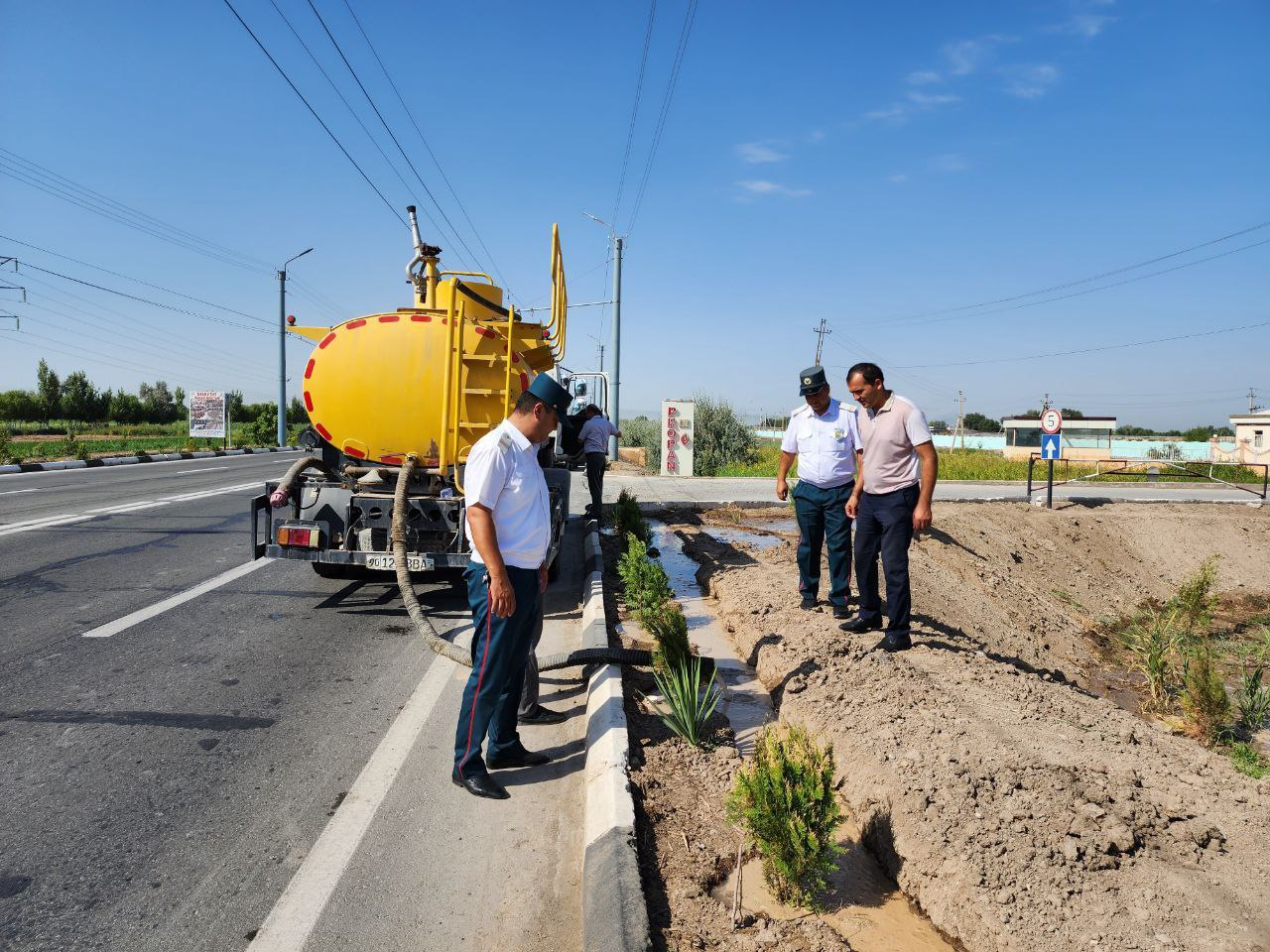 Xorazmda "Daraxtlarga nafas bering"  aksiyasi davom etmoqda